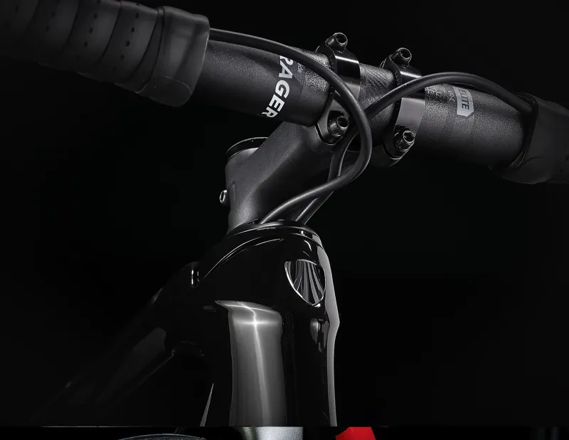 Trek Emonda SL 6 eTap Road Bike in Black-8